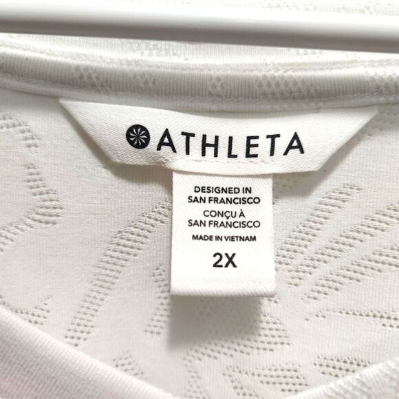 Athleta Floral White Essential V-Neck Mesh Trim Short Sleeve T-Shirt size 2X - Picture 3 of 6